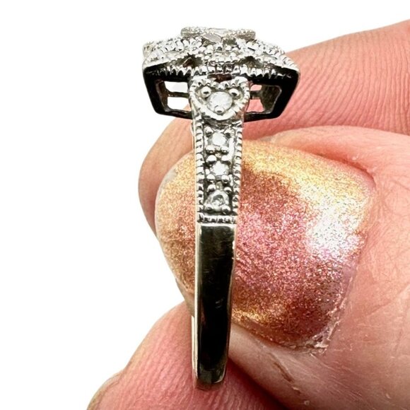 Vintage 14K White Gold Diamond Cluster Ring 2.6 Grams Size 8.5 - Picture 2 of 3